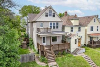 Where is 130 W Lemon St Located in Duluth, MN?